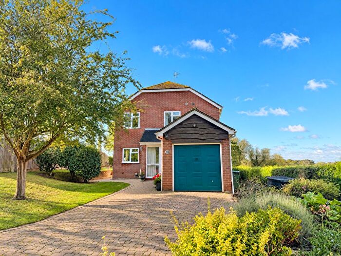4 Bedroom Detached House For Sale In Staplehurst, Kent, TN12
