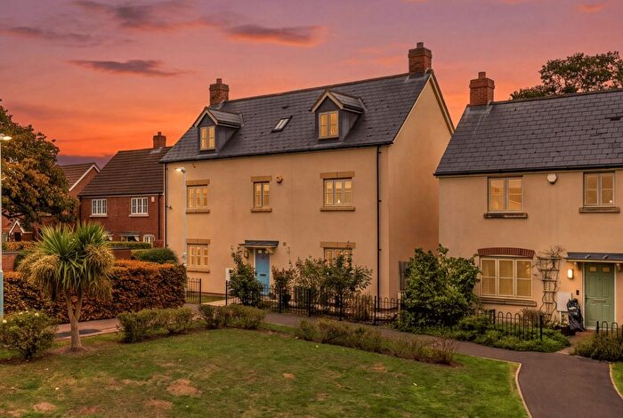 5 Bedroom Detached House For Sale In Manor End, Cheltenham, GL51
