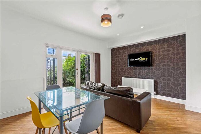 3 Bedroom Apartment To Rent In Houndiscombe Road, Plymouth, PL4