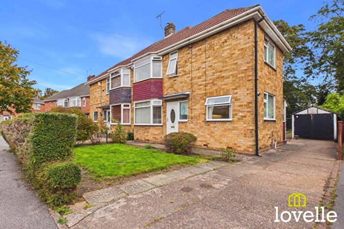 3 Bedroom Semi-Detached House For Sale In Mill Beck Lane, Cottingham, HU16