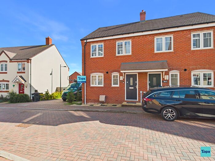 3 Bedroom Semi-Detached House For Sale In Monksmoor Road, Telford, TF4