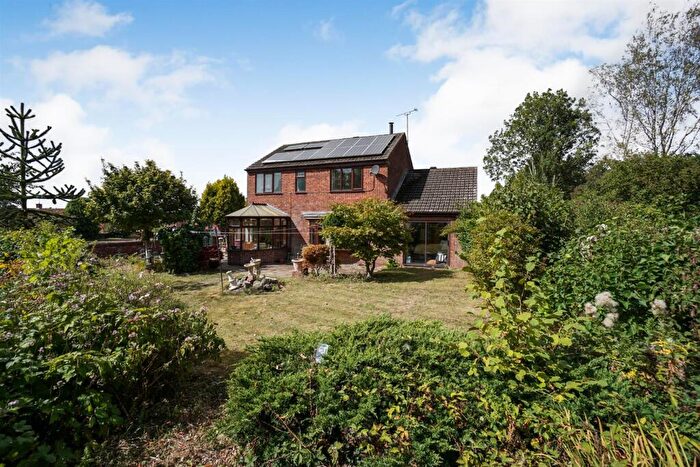 4 Bedroom House For Sale In Pendean Close, Blackwell, Alfreton, DE55