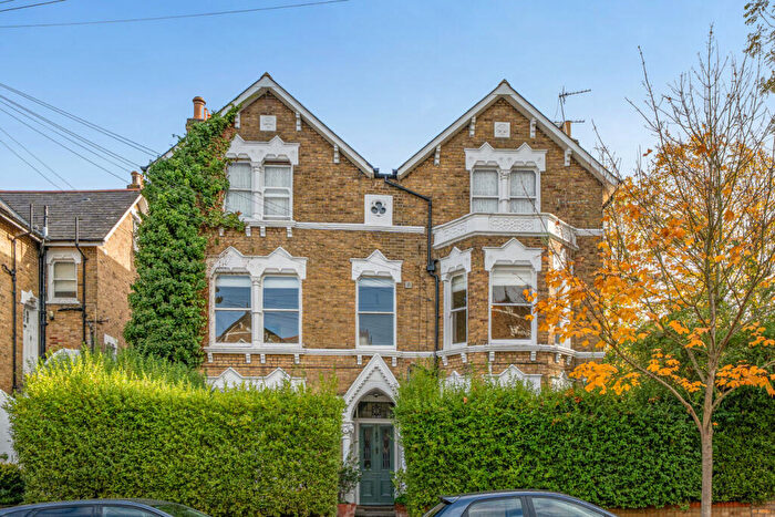 3 Bedroom Flat For Sale In Tressillian Road, Brockley, London, SE4