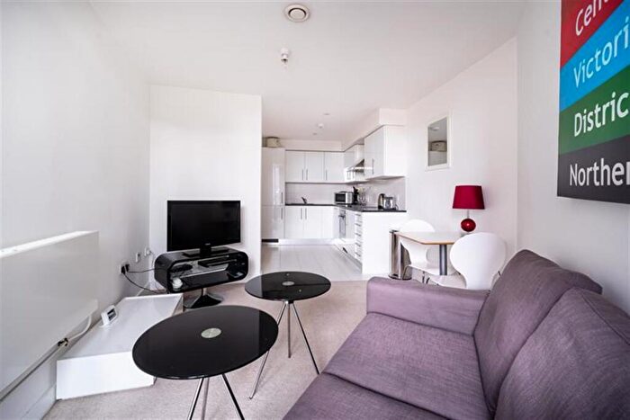 1 Bedroom Flat To Rent In Plumbers Row, E1