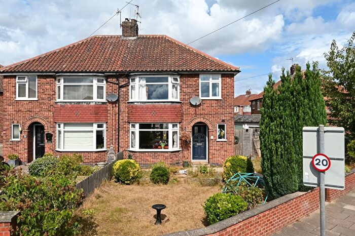3 Bedroom Semi-Detached House For Sale In Almsford Drive, Acomb, York, YO26