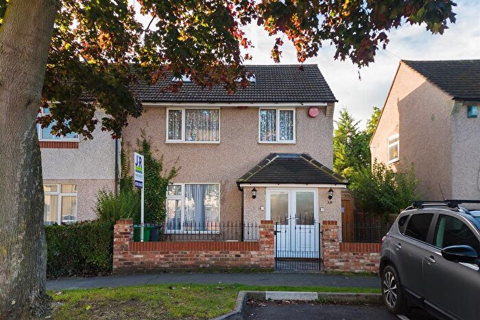 4 Bedroom Semi-Detached House To Rent In Moreton Way, Cippenham, SL1