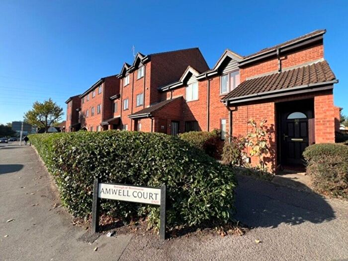 1 Bedroom Flat To Rent In Amwell Court, Hoddesdon, EN11