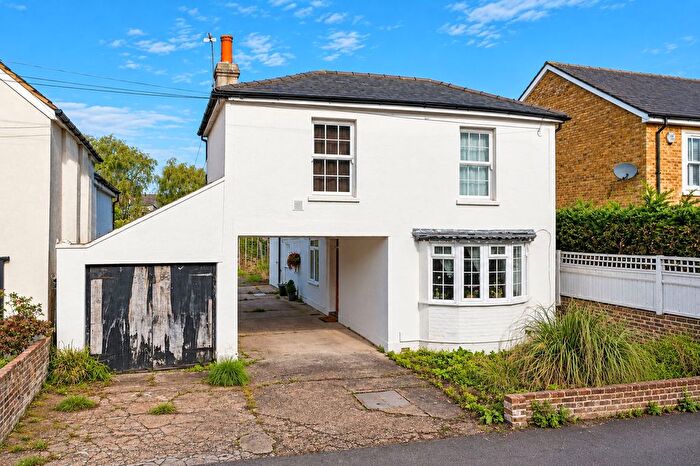 2 Bedroom Maisonette For Sale In Pemberton Road, East Molesey, KT8