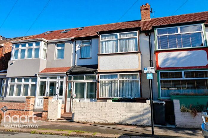 3 Bedroom Terraced House For Sale In Woodend Road, Walthamstow, E17