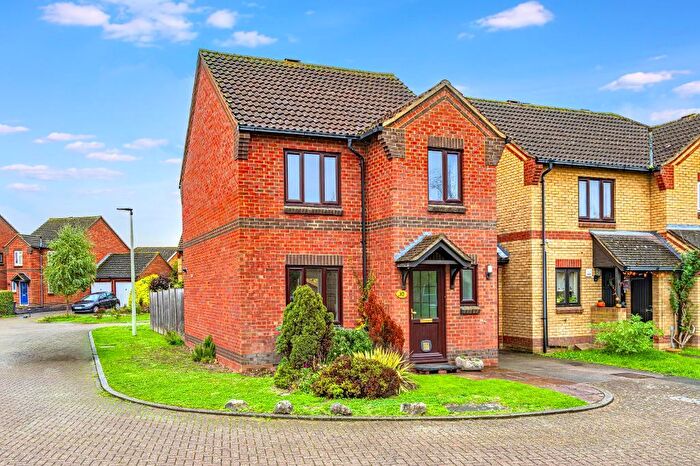 3 Bedroom Detached House For Sale In Atherstone Abbey, Bedford, MK41