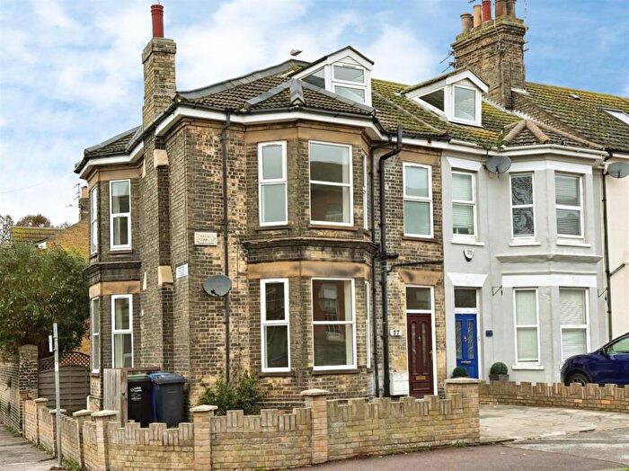 3 Bedroom End Of Terrace House For Sale In Alexandra Road, Lowestoft, Suffolk, NR32