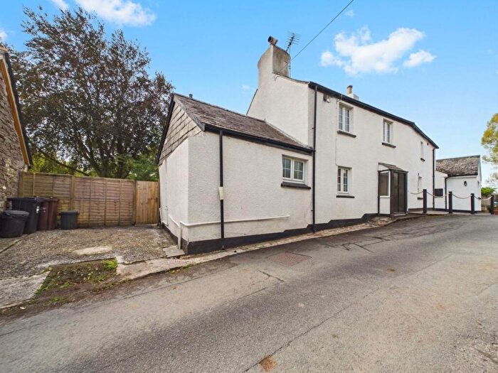 1 Bedroom Semi-Detached House For Sale In Yeolmbridge, Launceston, PL15