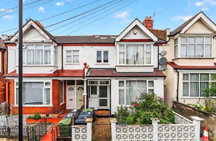 5 Bedroom Terraced House For Sale In Glencairn Road, London, SW16