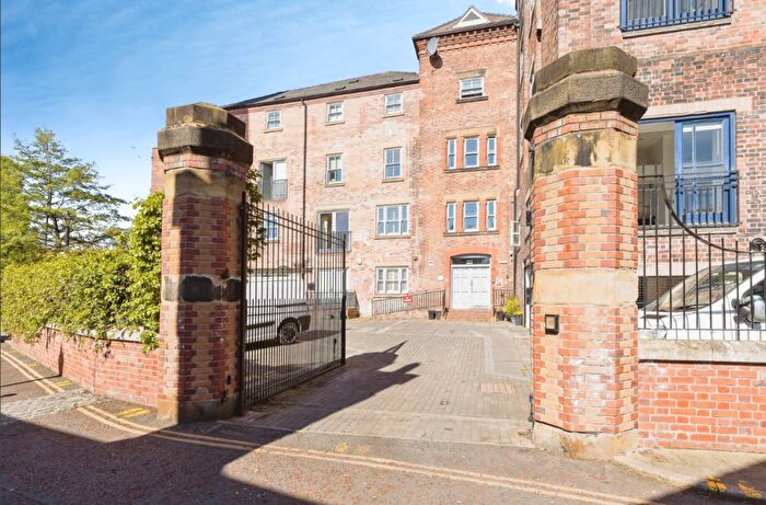 1 Bedroom Apartment To Rent In Tuttle Street, LL13