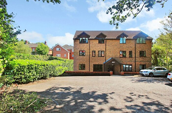 2 Bedroom Flat For Sale In A Spring Road, Sholing, SO19
