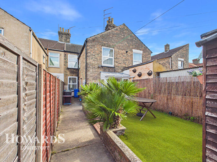 3 Bedroom Terraced House For Sale In Beaconsfield Road, Lowestoft, NR33