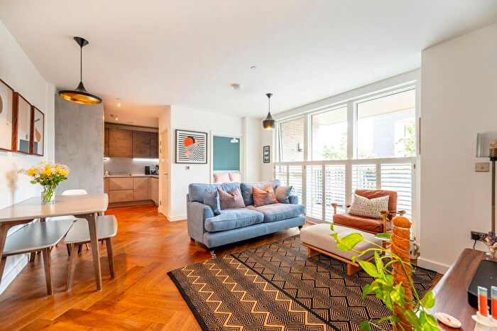 3 Bedroom Flat For Sale In Triathlon Point, Stratford, E20