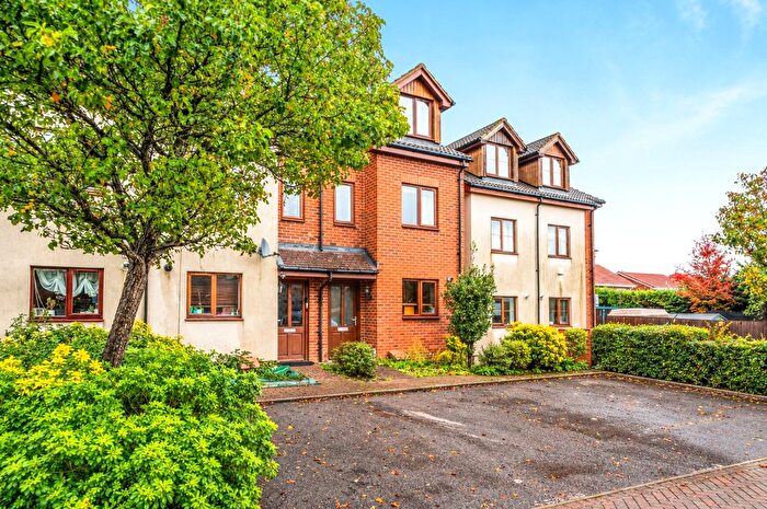 4 Bedroom Terraced House For Sale In John North Close, High Wycombe, Buckinghamshire, HP11