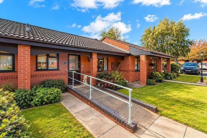 1 Bedroom Bungalow For Sale In St. Edmunds Court, Grantham, NG31
