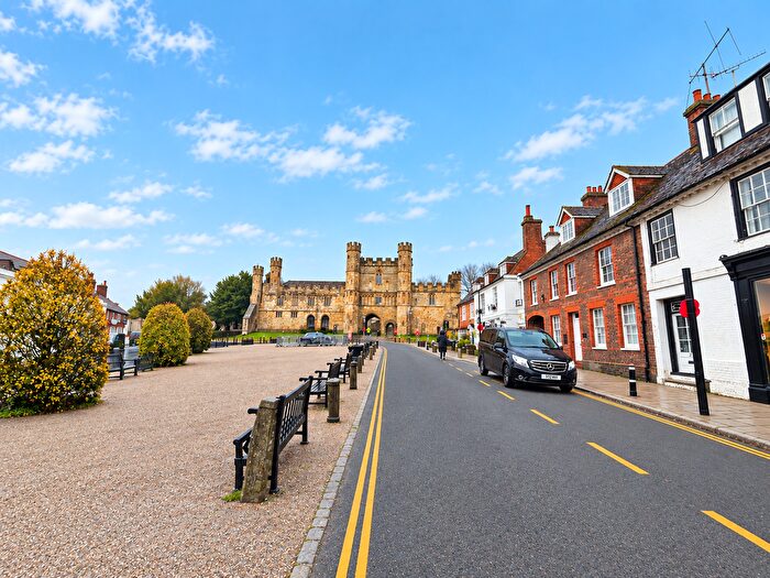 2 Bedroom Flat To Rent In A High Street, Battle, TN33