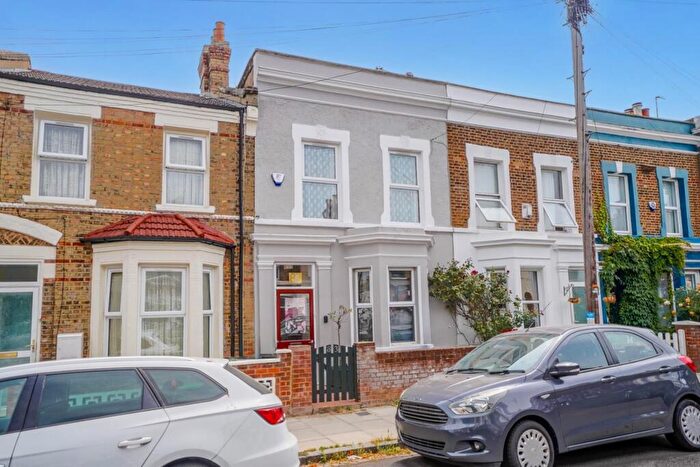 3 Bedroom House For Sale In Ulverscroft Road, East Dulwich, London, SE22