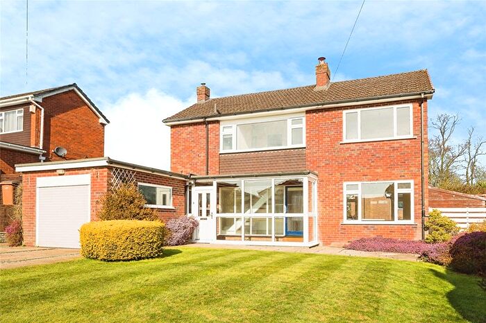 4 Bedroom Detached House For Sale In Hampton Road, Oswestry, Shropshire, SY11