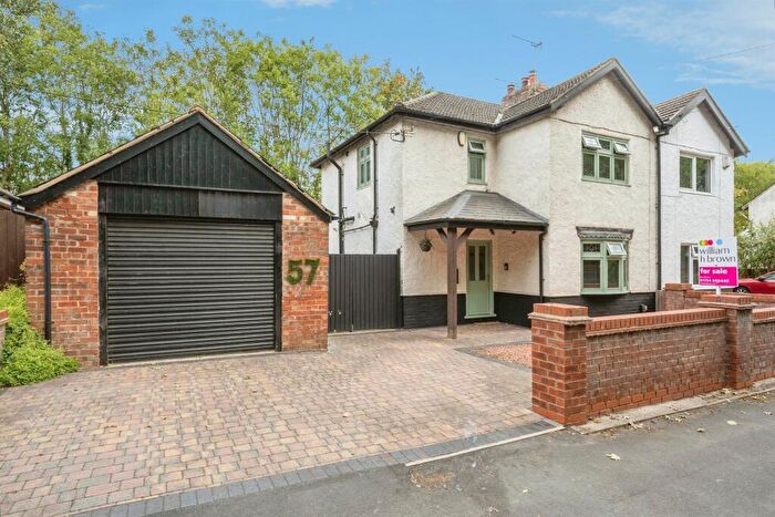 3 Bedroom Semi-Detached House For Sale In Brumby Wood Lane, Scunthorpe, DN17