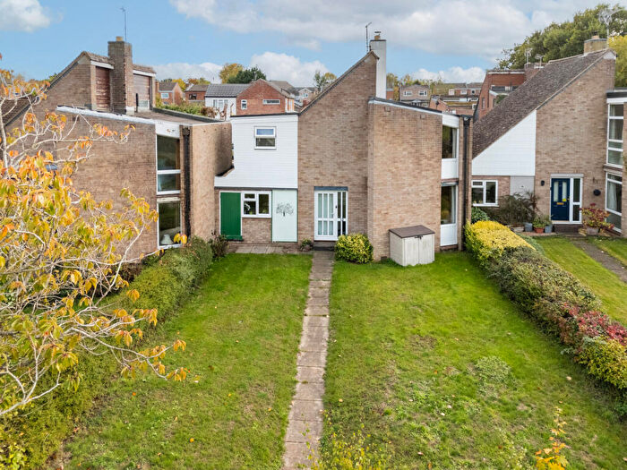 3 Bedroom Detached House For Sale In Old Budbrooke Road, Warwick, CV35