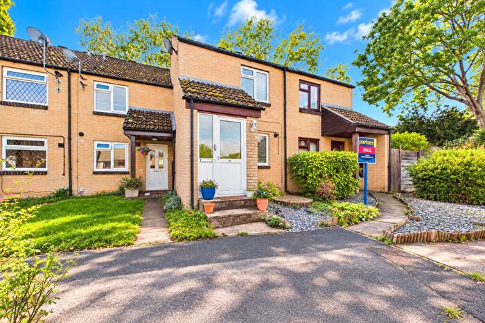 2 Bedroom Terraced House For Sale In Evergreen Drive, Calcot, Reading, Berkshire, RG31