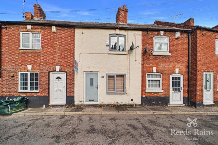 2 Bedroom Terraced House To Rent In Church Walk, Worksop, Nottinghamshire, S80