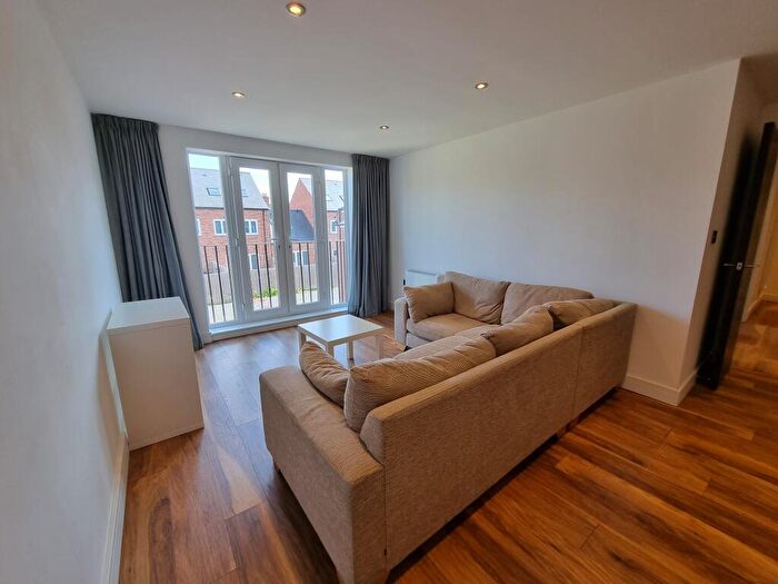 2 Bedroom Apartment To Rent In Flat, Russell Terrace, Leamington Spa, CV31