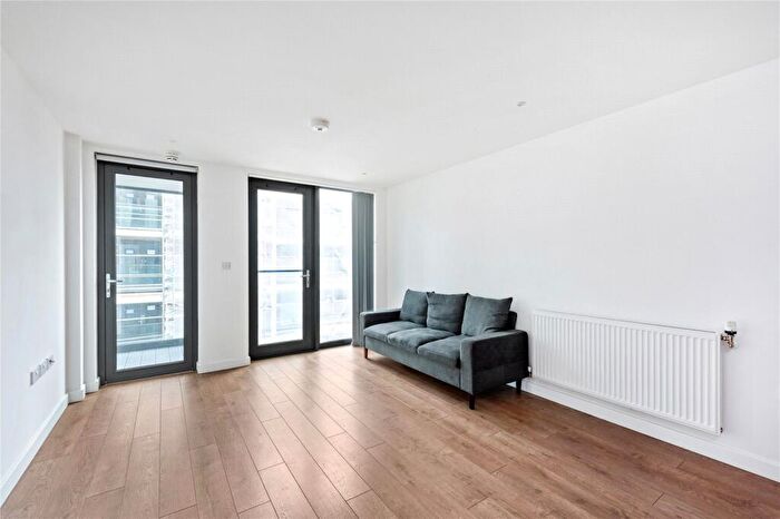 1 Bedroom Apartment To Rent In Kingfisher Heights, Waterside Way, London, N17