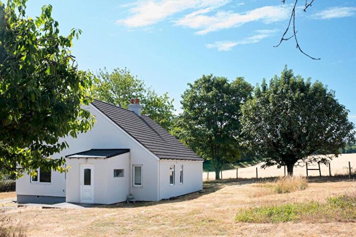 2 Bedroom Detached Bungalow To Rent In Brynbella, SO24