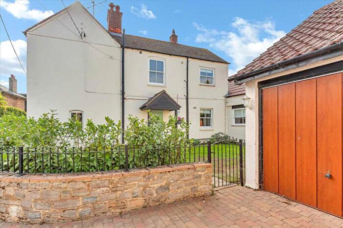 3 Bedroom Detached House For Sale In Dove Lane, Harrold, MK43