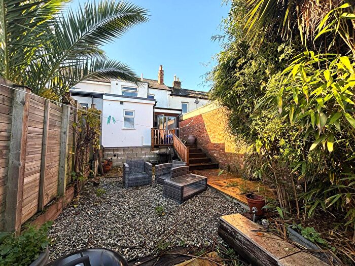 4 Bedroom House To Rent In North Street, EX1