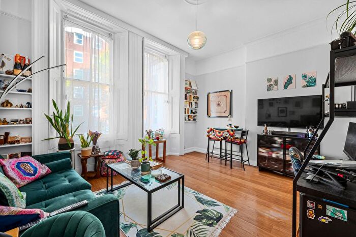1 Bedroom Flat For Sale In Warwick Avenue, Warwick Avenue Station, W9