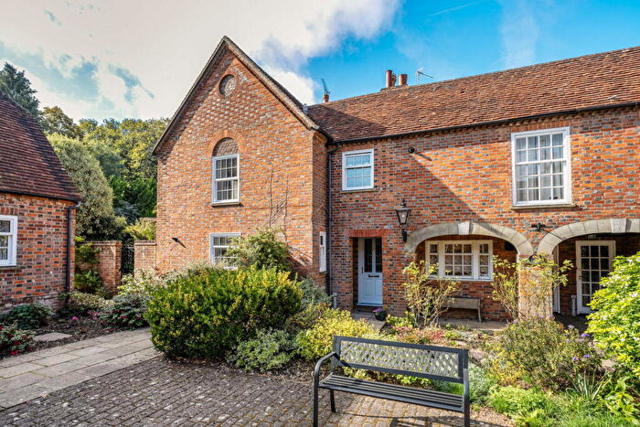3 Bedroom End Of Terrace House For Sale In Becket Court, Basingstoke, RG23