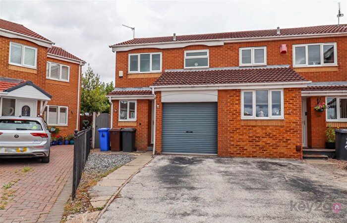 3 Bedroom Semi-Detached House To Rent In Ringwood Road, Sothall, S20