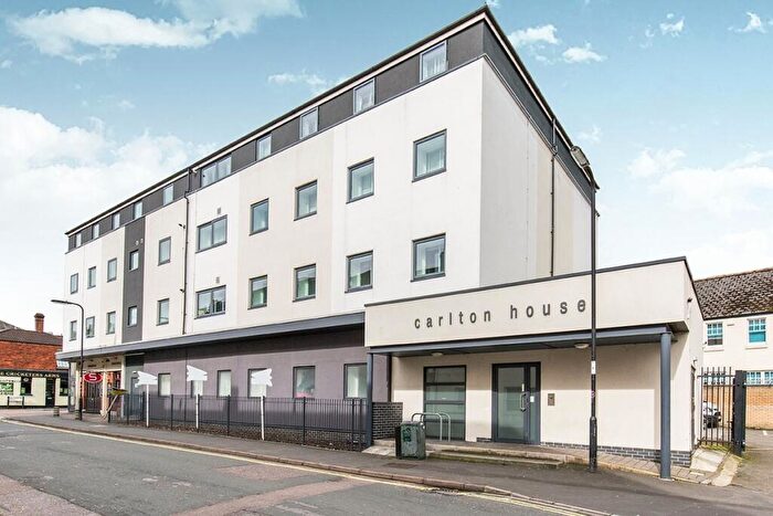 4 Bedroom Flat To Rent In Carlton Place, Southampton, Hampshire, SO15