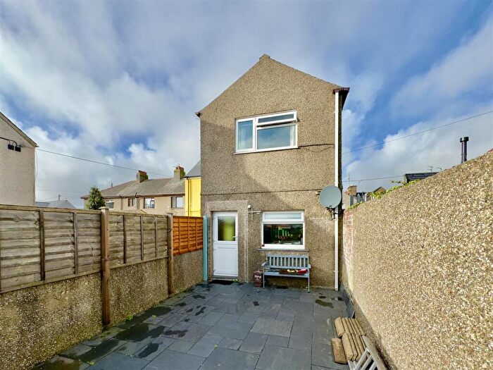 3 Bedroom Semi-Detached House For Sale In Penrhydlyniog, Pwllheli, LL53