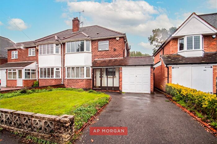 3 Bedroom Semi-Detached House For Sale In Cambridge Avenue, Shirley, Solihull, West Midlands, B91