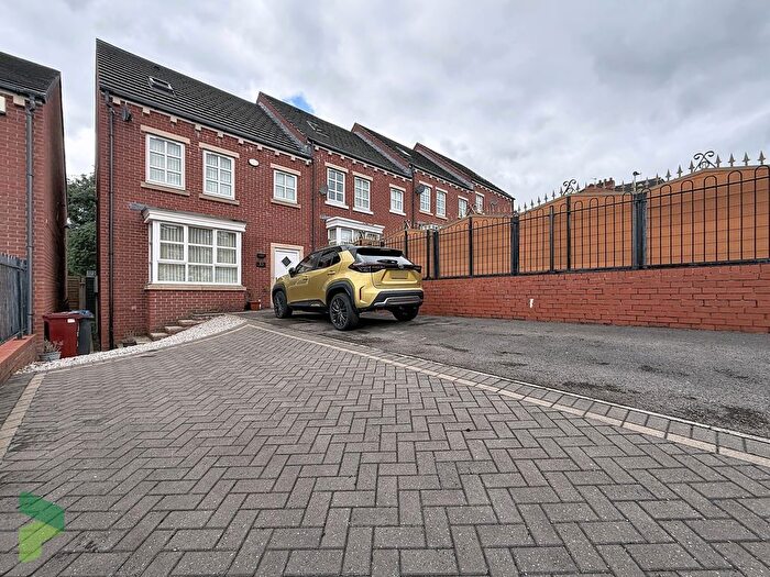 4 Bedroom Town House For Sale In Roney Street, Blackburn, BB2