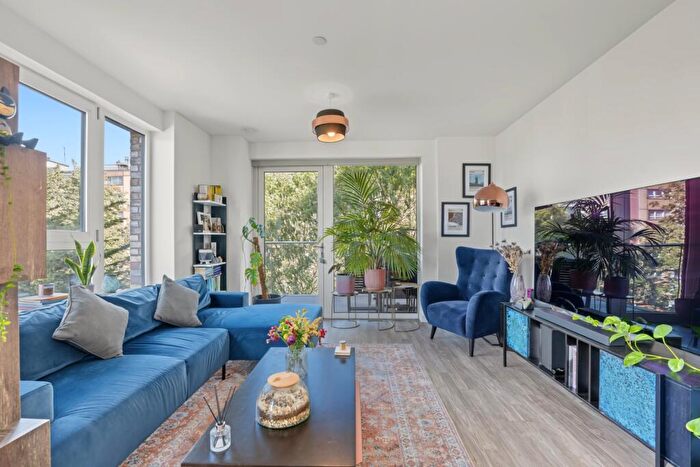 3 Bedroom Flat For Sale In Taylor House, Ironworks Way, London, E13
