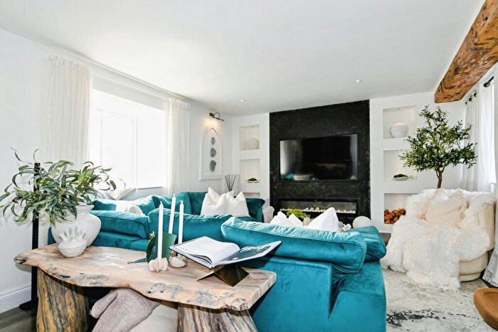 3 Bedroom Terraced House For Sale In High Street, Bideford, EX39