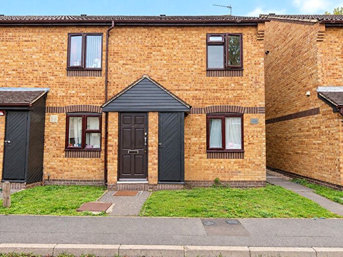 1 Bedroom Flat To Rent In Middlesex Road, Mitcham, Surrey, CR4