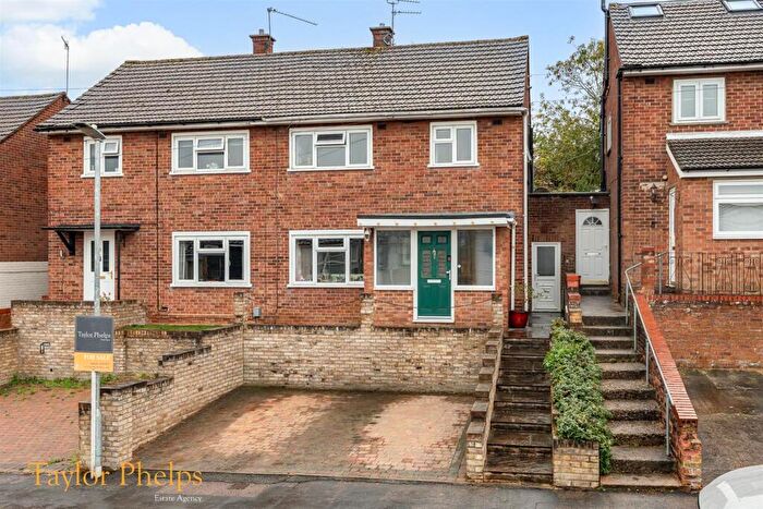 3 Bedroom Semi-Detached House For Sale In High Oak Road, Ware, SG12