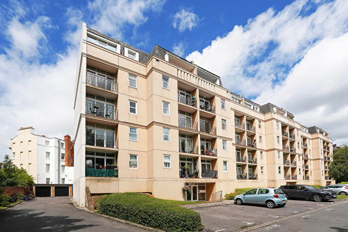 2 Bedroom Apartment To Rent In Lansdown Road, GL50