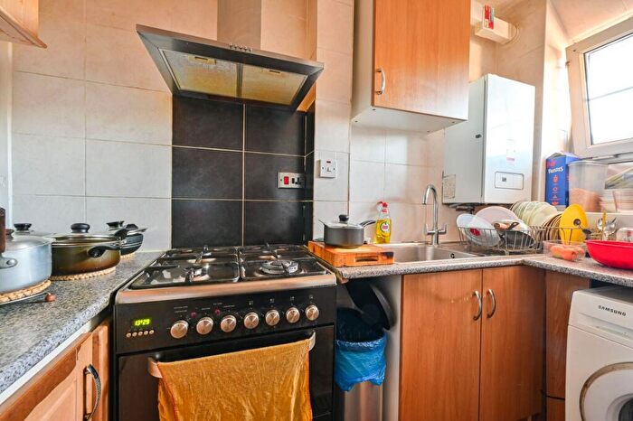 2 Bedroom Flat For Sale In Reardon House, Wapping, , Wapping, London, E1W
