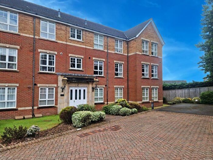3 Bedroom Flat For Sale In Cranford Avenue, Exmouth, EX8