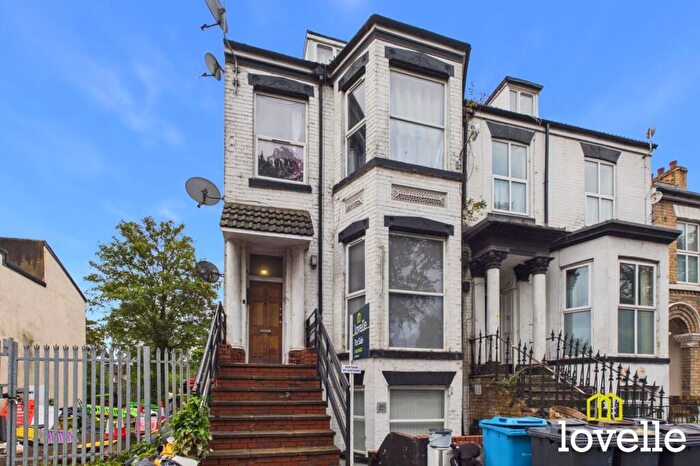 2 Bedroom Flat For Sale In Anlaby Road, Hull, HU3